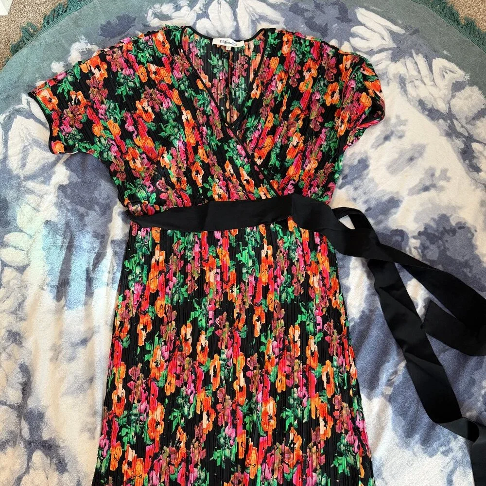 Diane von Furstenberg Vintage Autumn Plissé Floral Midi Dress – Size XL EUC - Picture 3 of 7